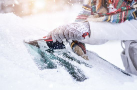 Čelné sklo v zime: 5 tipov na ochranu a starostlivosť