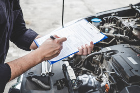 Servis auta v záruke: Musíte ísť do autorizovaného servisu?